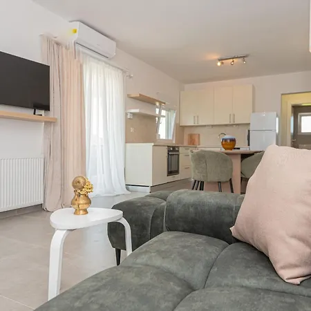 Radelj Apartment *